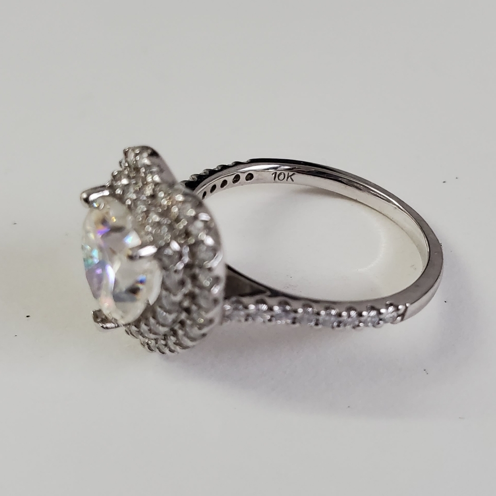 Watch Video / 10K Gold Heart Sparkle Diamond Moissanite Halo Ring - Picture 6 of 10